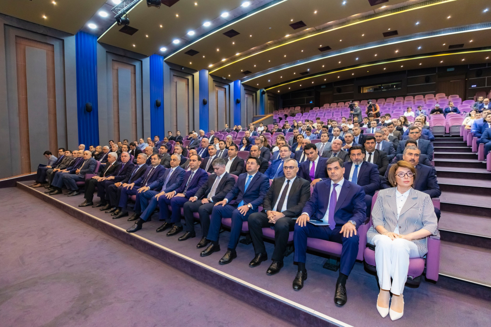 azerbaycanda-regional-sigorta-forumu-kechirildi-ilk-defe