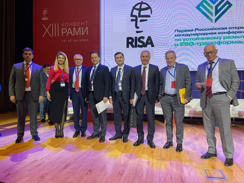 asa-rehberliyi-moskvada-kechirilen-beynelxalq-sigorta-konfransinda-ishtirak-edib
