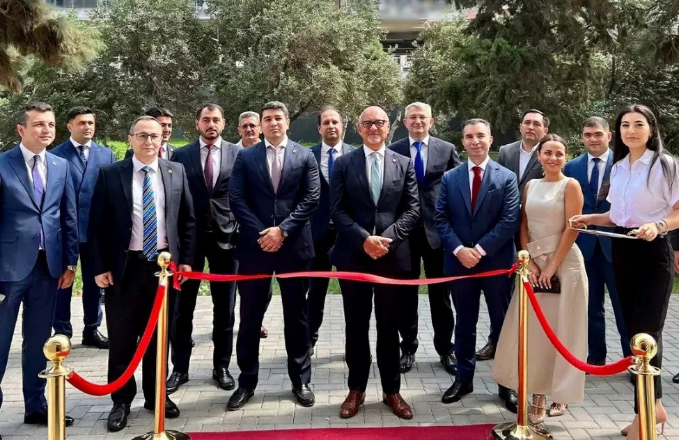 azersigorta-shiketi-yeni-konseptde-ilk-filialini-achdi-foto