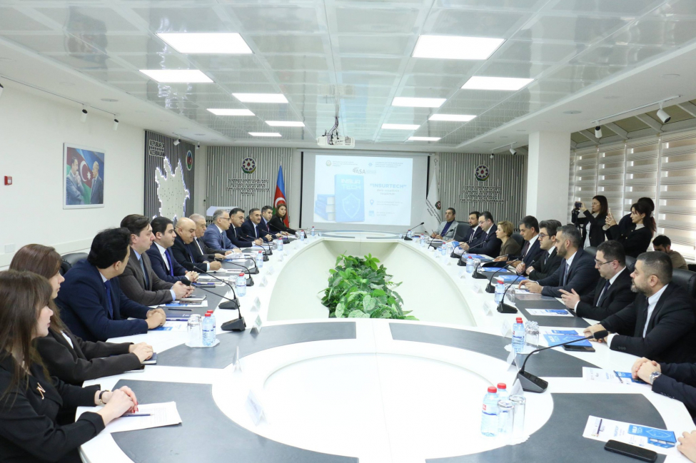 azerbaycanda-insurtech-ile-bagli-ilk-dersliyin-teqdimat-merasimi-kechirildi