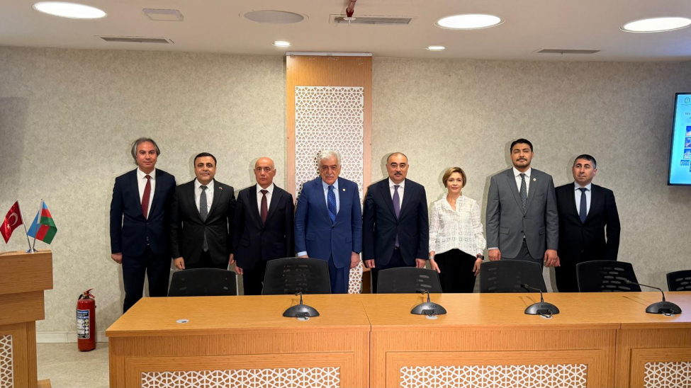 pasha-heyat-sigortanin-desteyi-ile-ankara-sheherinde-novbeti-kitab-teqdimati-kechirilib